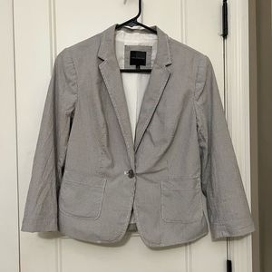 The Limited seersucker Blazer! ⭐️